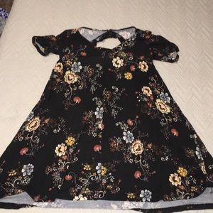 V neck short sleeve dress